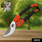 Close-up of the durable stainless steel blades of the pruning shears.
