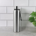 Close-up of the 1000ml water bottle highlighting its sweat-proof exterior.