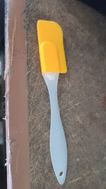 Vertical view showing the slim and compact design of silicone cooking spatula