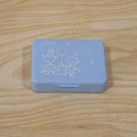 Informative size guide for the portable 6 compartment pill box.