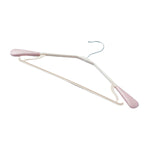 Lightweight and strong PP hanger, ideal for daily use in your wardrobe.