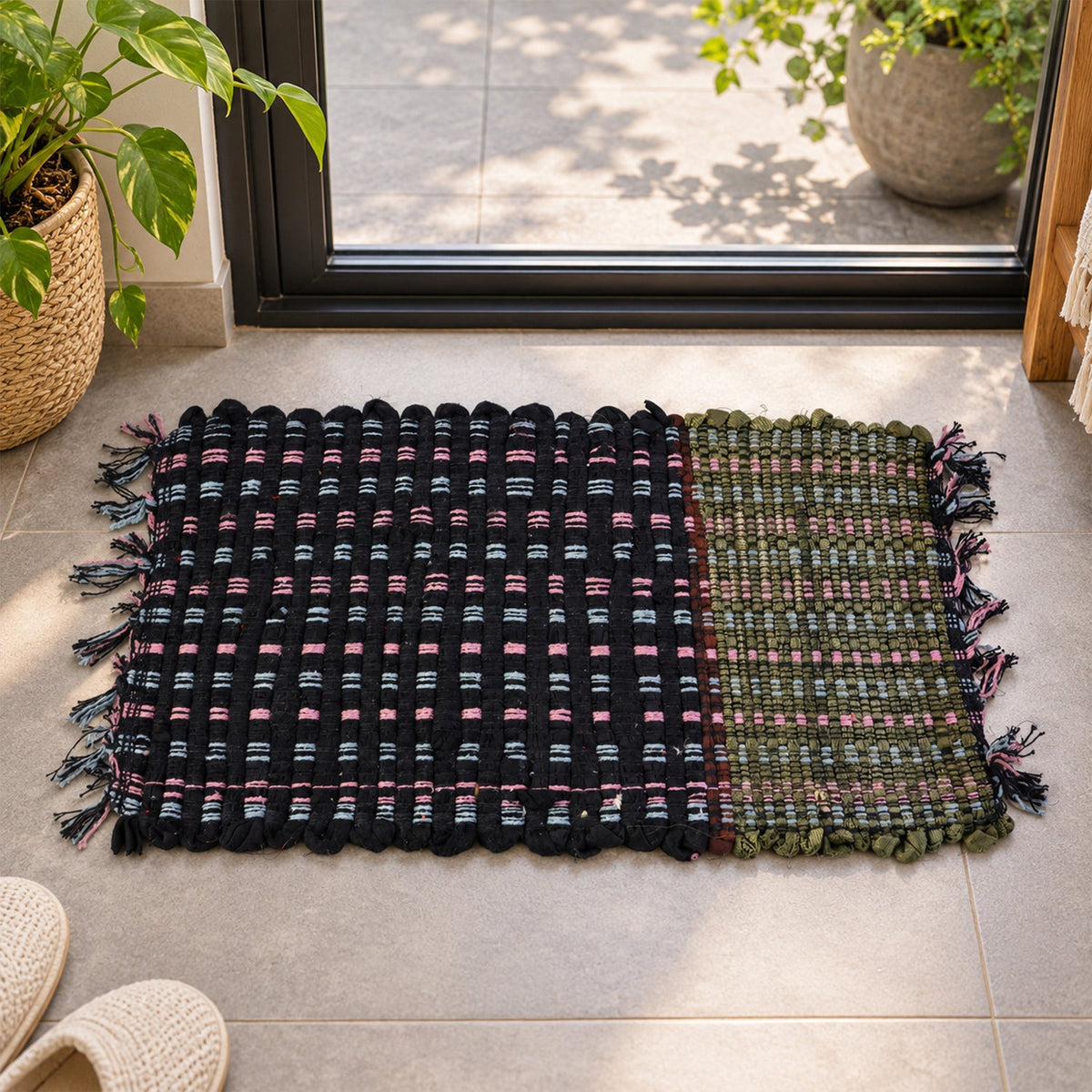 Floor mat feature view