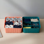 Plastic compartment organizer ideal for cosmetics and personal items