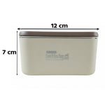 Visual guide demonstrating the practical size and capacity of the insulated lunch box set.